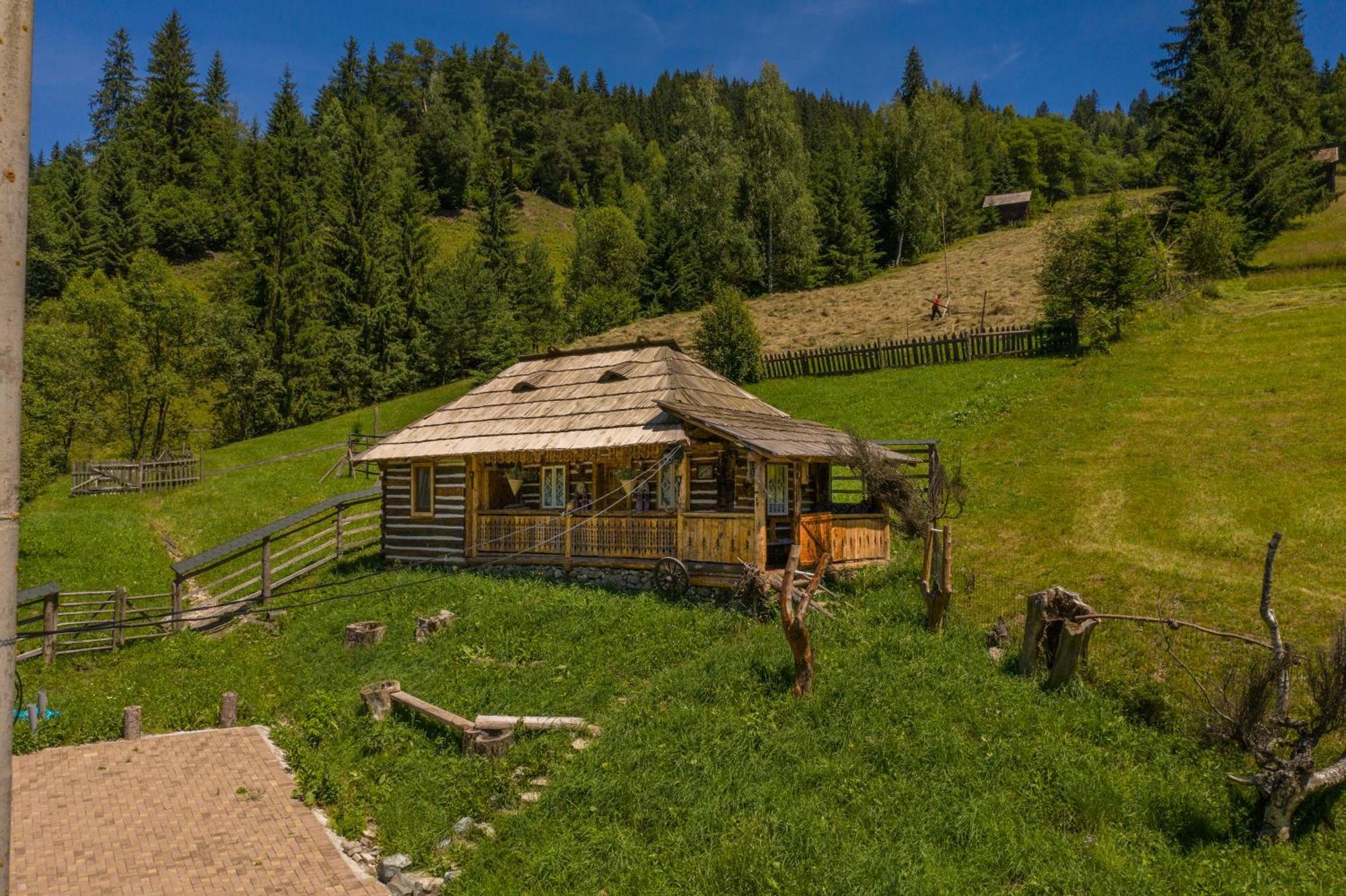 Casa Rustik Bucovina Villa Fundu Moldovei Exterior photo